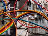 Erik Bartmann hat 2022 das Buch Spaß haben mit der 6502-CPU -- Die Welt der Maschinensprache veröffentlicht. In dem Buch wird der Aufbau eines 8bit-Rechners mit einen 6502 Prozessor erläutert. Ich habe mich an dem Nachbau versucht, noch läuft nicht alles perfekt, aber es wird. 
