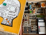 Der LC-80 ist ein 8-Bit-Lerncomputer aus der DDR, der ab etwa 1980 zur Vermittlung von Mikrocomputer-Grundlagen entwickelt wurde. Er verfügt über eine 6-stellige LED-Anzeige, eine hexadezimale Tastatur und basiert auf dem U880-Prozessor. Beim Einschalten ertönt als akustisches Erkennungszeichen</a> eine kurze Titelmusik über den eingebauten Piezo-Summer.