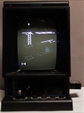 Die Vectrex wurde 1982 von Milton Bradley (MB) als erste und die einzige Heimkonsole mit eigenem, integriertem Vektorgrafik-Bildschirm eingeführt. Das System zeigt monochrome Vektorgrafiken auf einem 9-Zoll-Bildschirm und verwendet austauschbare Module sowie farbige Overlays (Folien), um den Spielen unterschiedliche visuelle Effekte zu verleihen.  Es erzeugt traumhaft schöne Bildschirmzeichnungen! In den kommenden Wochen will ich die Programmierung verstehen lernen und selbst ein bisschen coden.