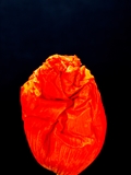 Der Farbstoff Cyanidin (2-(3,4-Dihydroxyphenyl)-3,5,7-trihydroxychromenium) ist für die rote Färbung der Blütenblätter des Mohns verantwortlich. 